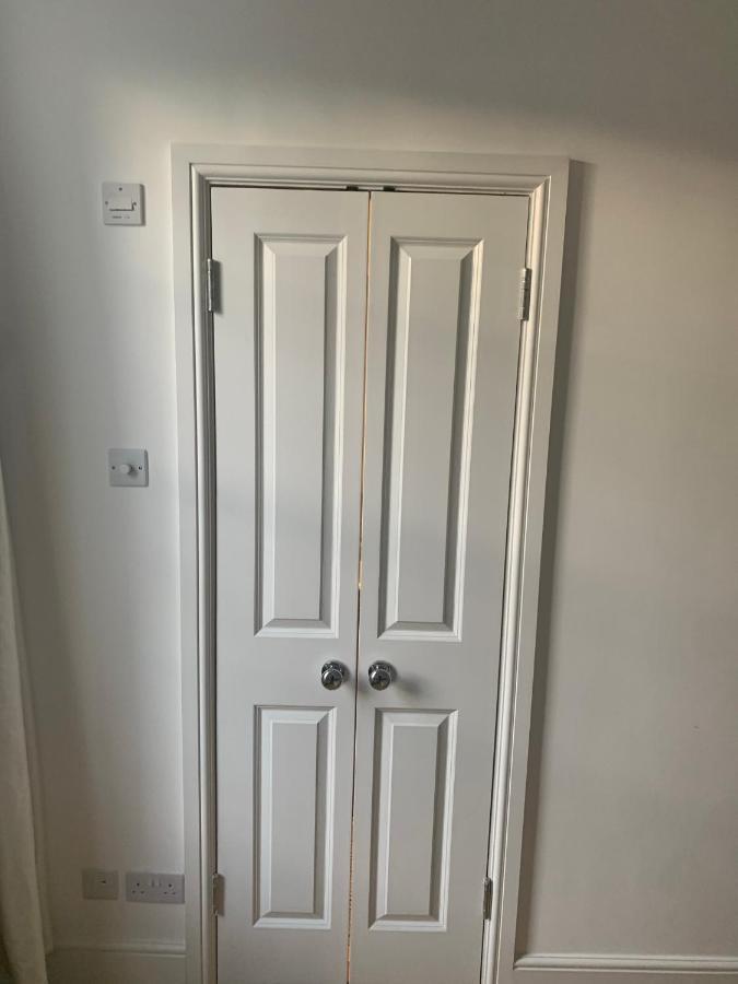Beautiful One Bedroom Flat In The Heart Of Notting Hill Gate Лондон Екстериор снимка